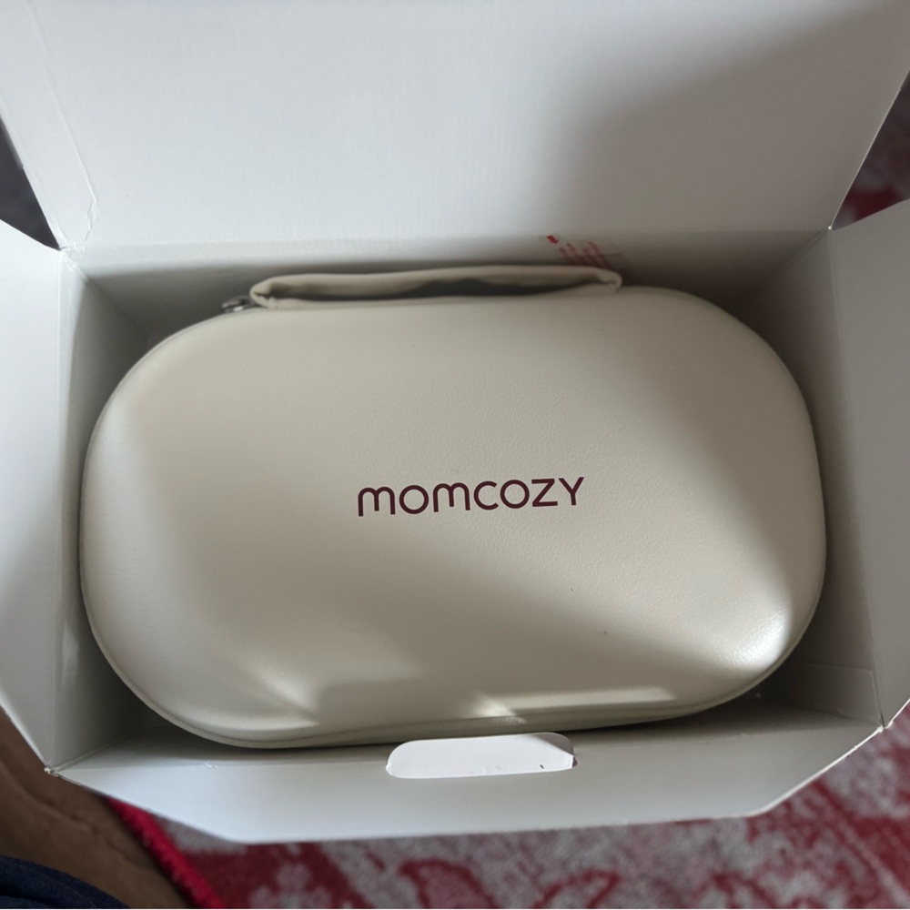 Momcozy m5 wearable breast pump